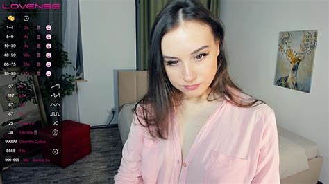 MichelleBenss Naked Stripping On Cam For Live Sex Video Chat Gyrls