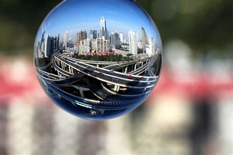 7 Tips for Doing Crystal Ball Refraction Photography