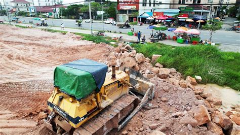 Wonderful Mission Working Komatsu Dozers Dump Trucks Land Fill