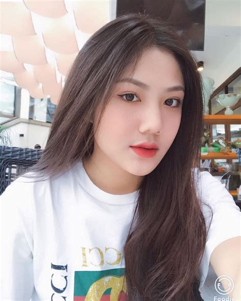 Hot girl Việt mặc áo dài đẹp nhất dân mạng gọi tên cô gái 2K2 Người đẹp Việt Giải Trí