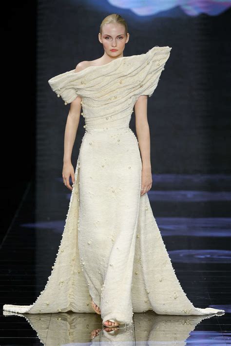 Isabel Sanchis Bridal Spring 2024 Fashion Show