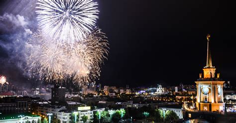Горожан пригласили смотреть салют на воде. Топ мест, чтоб наблюдать ...