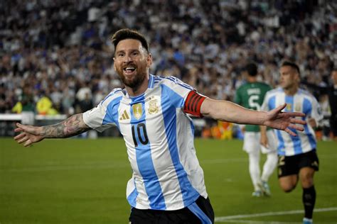 Con Un Hat Trick De Messi Argentina Gole A Bolivia Por Las