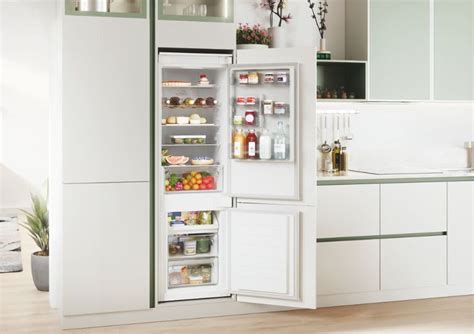 CBT3518EWK | Refrigerator Fresco | Candy