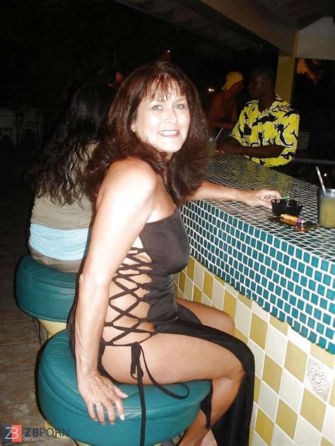 Only The Hottest Fledgling Mature Women ZB Porn