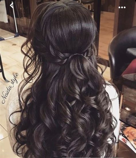 Pin By Apple Blossoms Woman Accesso On Hair Style Quince Hairstyles