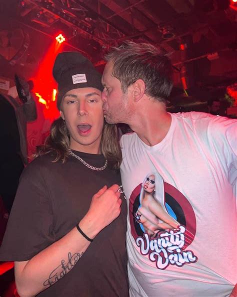 Alexander Skarsg Rd Seen Kissing Men At A Gay Club In Sweden Gayety