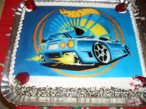 Vitinho Bolo de Aniversário Hot Wheels