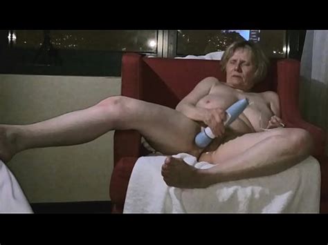 Mature Hottie Gets Into Getting Off XVIDEOS