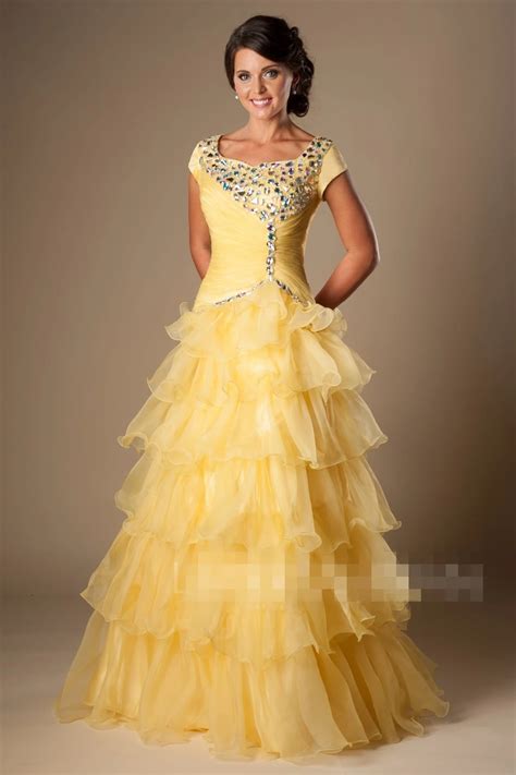 2019 Yellow Long Modest Prom Dresses With Cap Sleeves Crystals Beaded