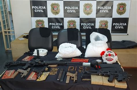 Polícia Civil apreende quase meio milhão em drogas e arsenal de guerra