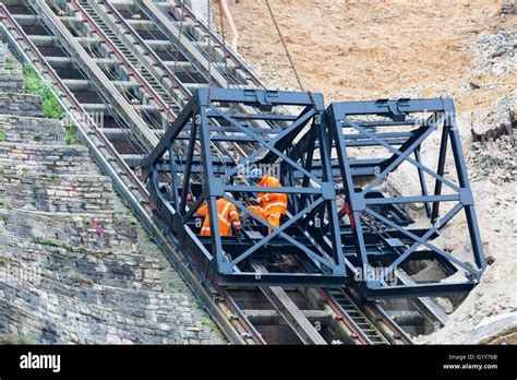 Crane Lifting Cage Hi Res Stock Photography And Images Alamy