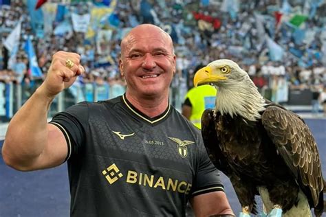 la lazio desaloja  juan bernabe el cetrero  se atrinchero tras ser