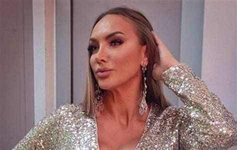 Ovako Se Izgleda U Petoj Deceniji Goga Sekuli Se Skinula U Roze Bikini