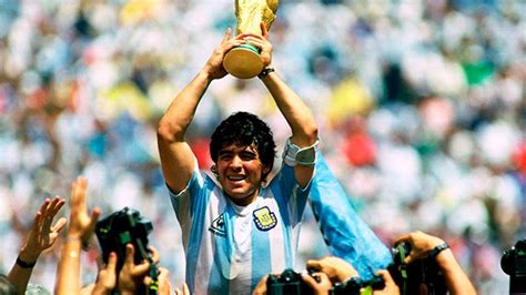 Los Homenajes A Diego Maradona En El Primer Aniversario De Su Muerte