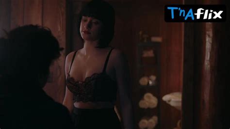 Lili Reinhart Underwear Scene In Riverdale Porn Videos