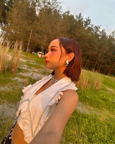 Pin By Monica On Blooms BINI Pretty Brunette Gwen Pretty