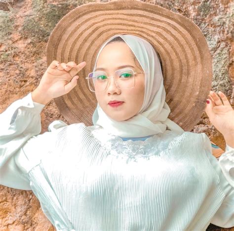 Hijab Lover UKHTI HOT