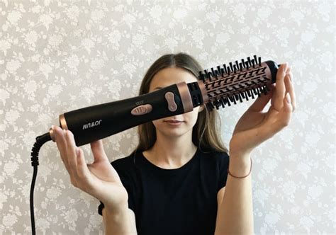 5 Best Rotating Hot Air Brushes in 2022 - Hot Styling Tool Guide