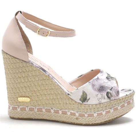 Sandália Feminina Anabela Couro Legítimo Nude e Floral KRN SHOES Calçados Casuais