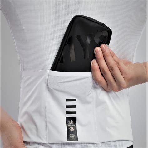 Rainproof & Ready: Essential Features in Modern Boating Jackets