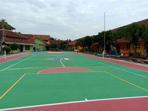 Lapangan Sekolah Id