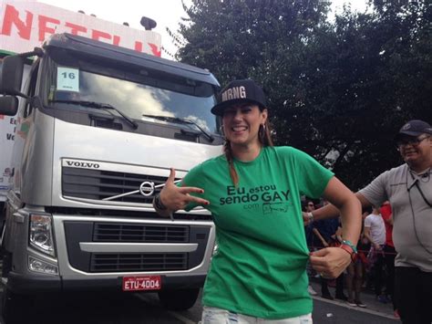 G Parada Gay Re Ne Milhares Em Sp Not Cias Em S O Paulo