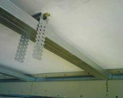 Монтаж потолка из гипсокартона в деревянном доме правильно: Обзор и ...