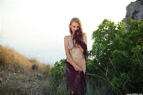 Lovely Teen Aurora Naked In The Field 0002femjoy 115813 002 Porn Pic