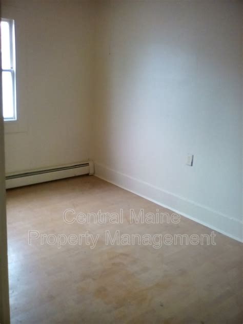 133 Rumford Ave Rumford Me 04276 House Rental In Rumford Me