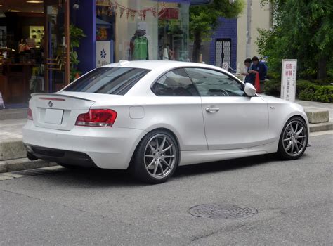 File:BMW 135i coupe (E82) rear.JPG - Wikimedia Commons