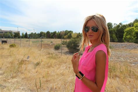 Barefoot Blonde Fashion Beauty Bloggers Forums On GOMI GOMIBLOG