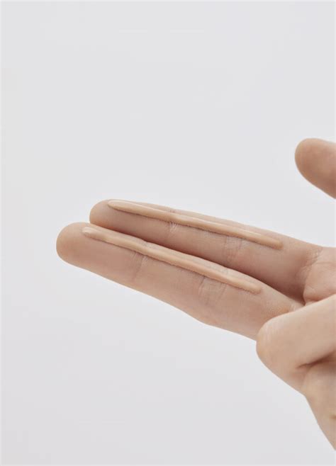 Laboratorios Babe Sun Super Fluid Color Mattifyng Spf Matiraju A Obojana Za Titna Krema Bez