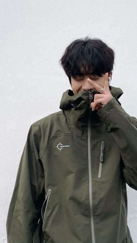 mar s adlı kullanıcının it s you just sweet babe 𝐜𝐚𝐥𝐞𝐛 𝐤𝐰𝐨𝐧 panosundaki Pin 2025 Koreli