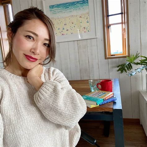 長谷川朋美さんのインスタグラム写真 長谷川朋美instagram「今日から自主的自粛 ‼︎ 21日間、自宅にお籠り しまーす