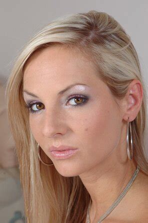 Milf Next Door I Wish Vanessa Cooper Vendula Bednarova From Britain Czech Photo Gallery