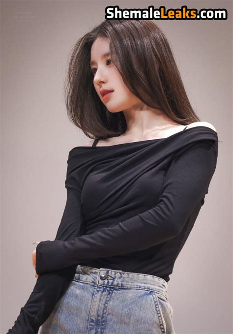 Heejin Heejin Theworld Leaked Nude Onlyfans Photo Shemaleleaks