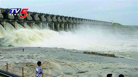 Huge Inflow To Sriram Sagar Project 42 Gates Lifted Nizamabad