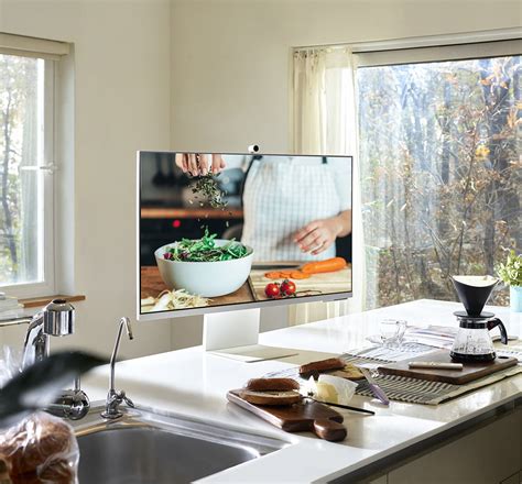 Smart дисплей Samsung. Смотри, играй, живи в удовольствие | Samsung РОССИЯ