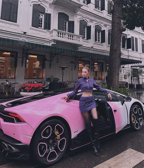 Hội chị em hot girl của Linh Rin Toàn lấy chồng đại gia riêng con dâu nhà Johnathan Hạnh