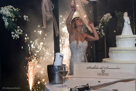 Solteira Mulher Faz Casamento Sem Noivo Para Realizar Sonho Fotos