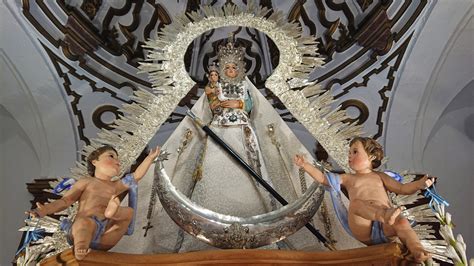 La Virgen de la Estrella de Villa del Río recibe el bastón de mando