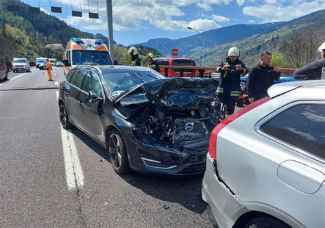 A Tamponamento Tra Due Auto All Altezza Di Chiusa Radio Nbc Rete