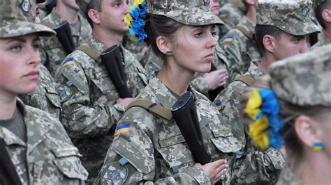 Guerre En Ukraine Larmée Ukrainienne Compte 40 000 Femmes Dans Ses