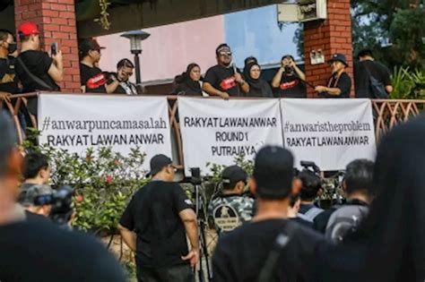 Anwar Ibrahim Organisers Vow To Bring Anti Anwar Rally To Tambun If