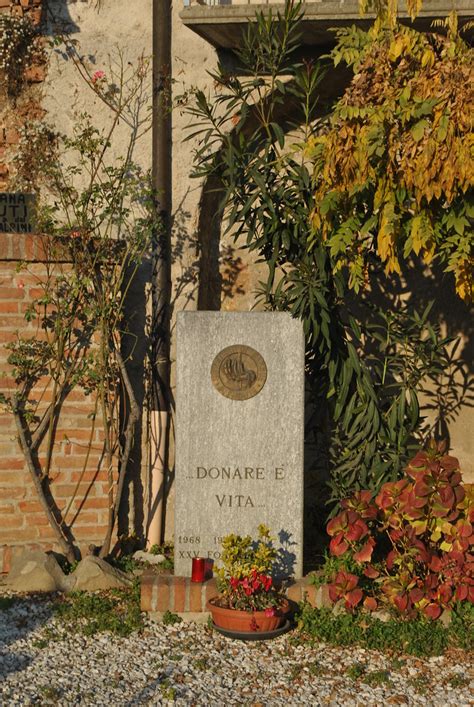 Monumento Ai Donatori Di Sangue Montaldo Roero CN Simone Necco