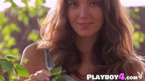 Russian Babe Showed Amazing Natural Body During Passion Posing Session Swedish69