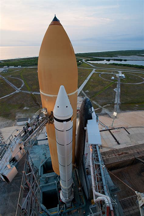 Spaceflight Now Sts Photo Gallery Final Shuttle Poised On