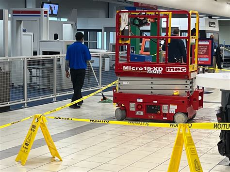 Flooded concourse causes delays at St. Louis Lambert Airport | FOX 2