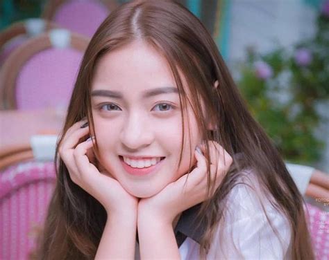 Khoe ảnh cực xinh hot girl bắp cần bơ liên tục bị cộng đồng mạng bóc phốt nhan sắc thật